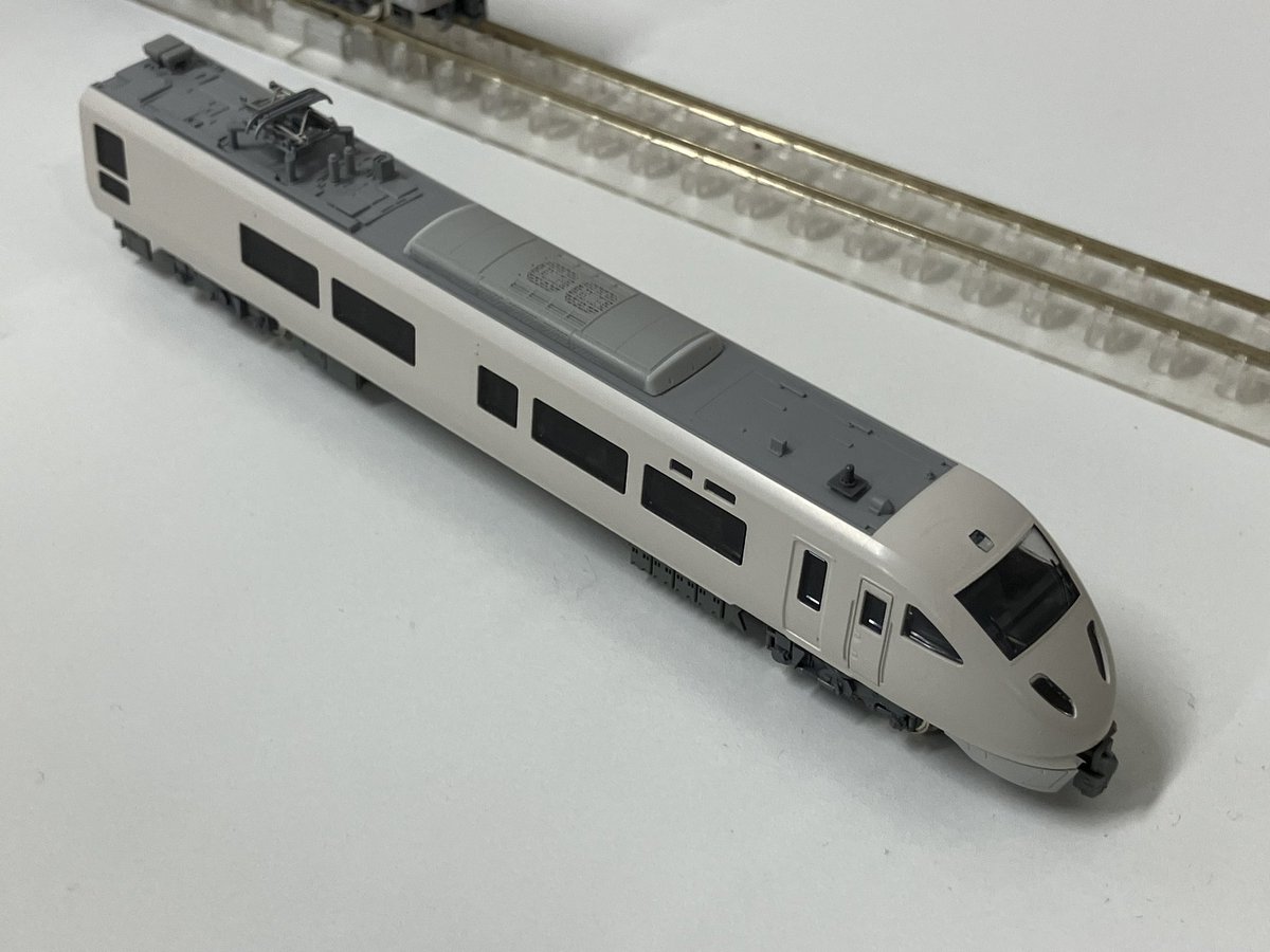 MSK_models's tweet photo. 続いて先月ポスター発表品から289系です！
今回新規制作となるクロハ288の試作品も展示されました！
半室グリーン車の窓割配置なども再現されていました。 https://t.co/SZ22cn6Jen