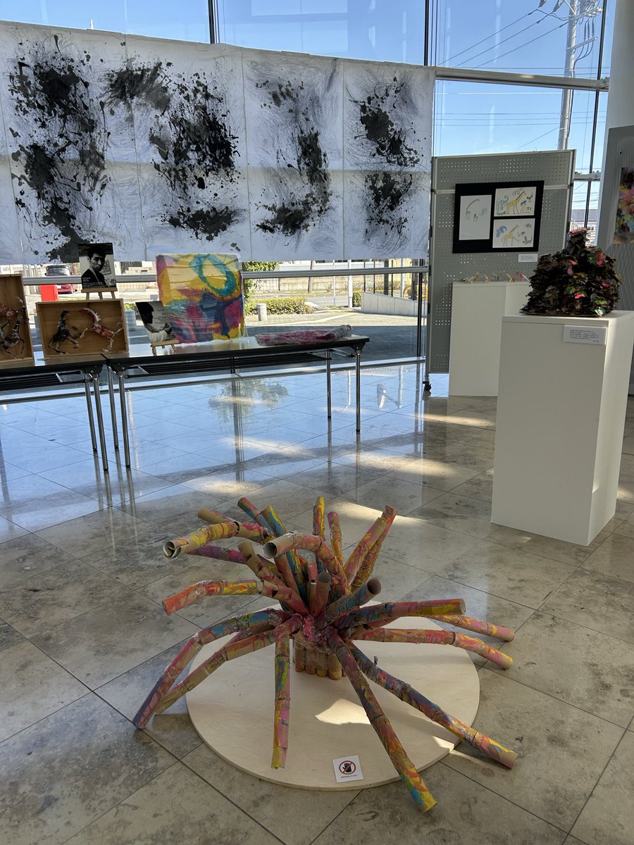 kikanhomika's tweet photo. WarmBlou Kamisato 上里町役場内の展示品等見て来ました。個性あふれる作品ばかりで、見ていて癒されました♩
#上里町 #WarmBlue https://t.co/jnRhK09Xc1