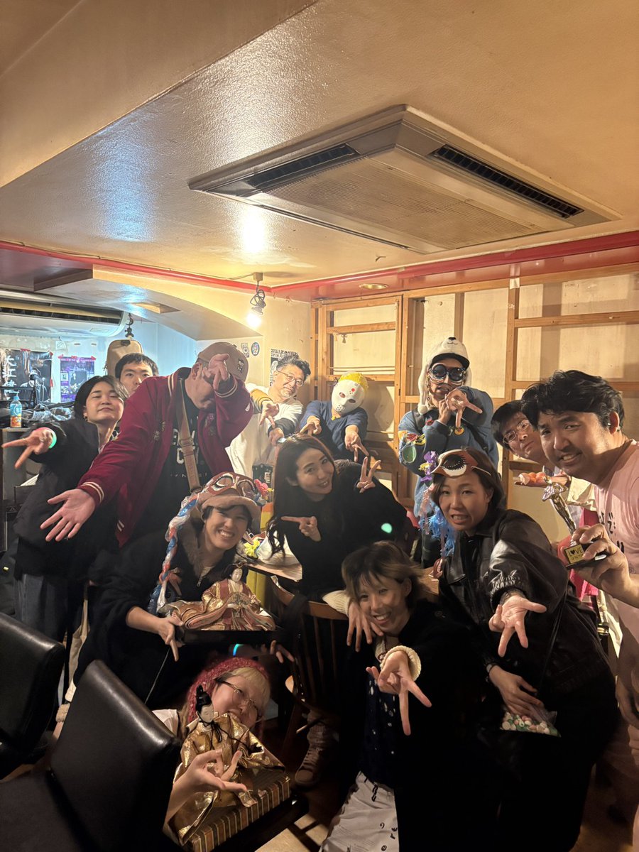 nakko0299's tweet photo. きょうはたのしいひなまつりin鹿児島ありがとうございました🎎🌺
ギャルっていうか女の子の強さと元気さと圧倒的明るさがギュギュッと詰まった最高最強のイベントでした✌
最高の演者を揃えてくれたchuさんありがとう！お客さんも含めみんな最高だったょ🫶
おひなさまも無事にロケットで宇宙へ行けた🚀 https://t.co/nTT9fsW8MW