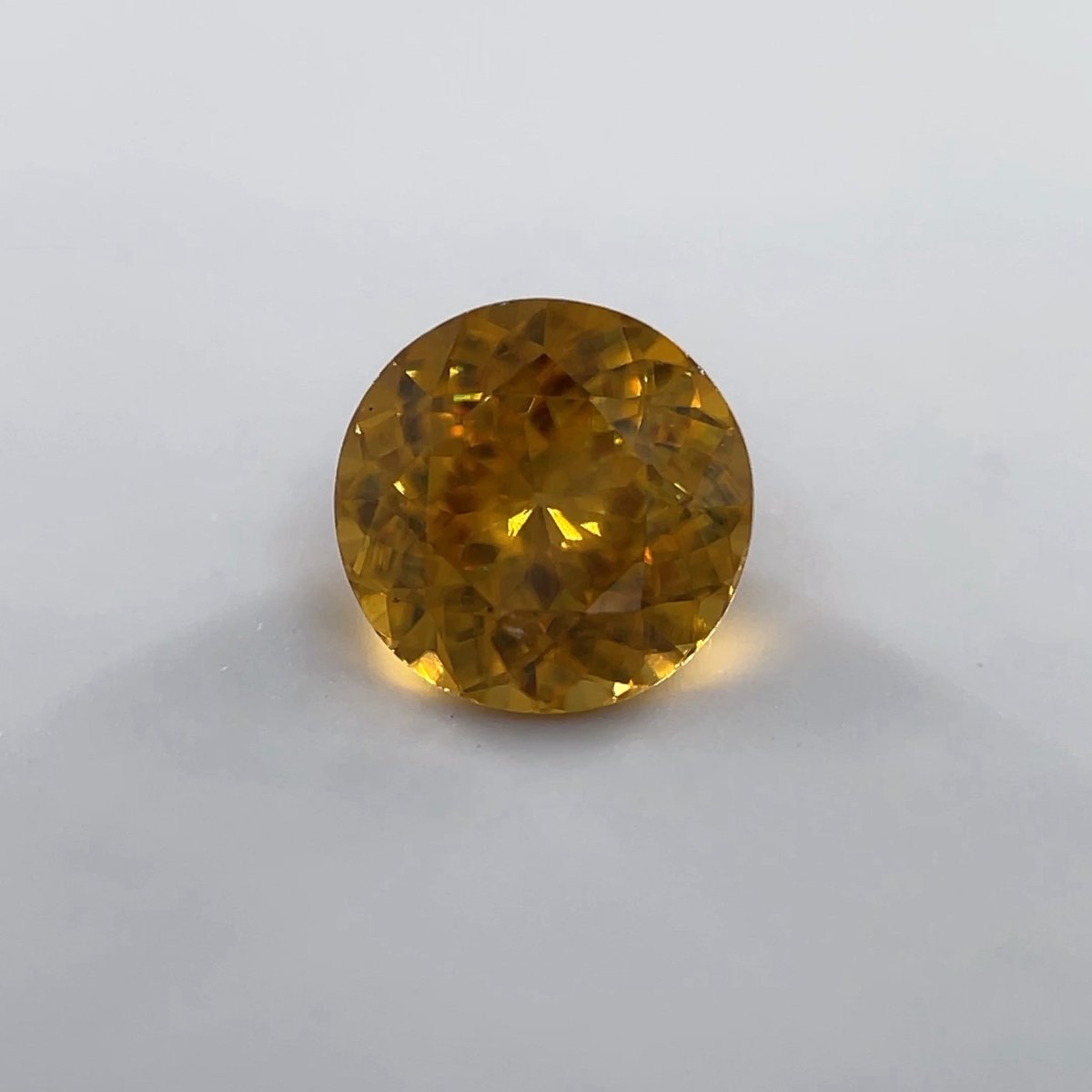 DelmiglioreJ's tweet image. 【509159】
スフェーンルース　0.97ct
5.9-6.0mm

#スフェーン #sphene 
#カピルのお店デルミリオーレ