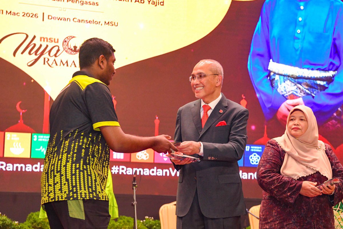 MSUmalaysia's tweet photo. #MSUmalaysia distributes RM2.6 million in zakat contributions to support #MSUrians, school students, and communities in need this Ramadan.

#MSUIhyaRamadan
#RamadanCare https://t.co/AvZlQ15svz