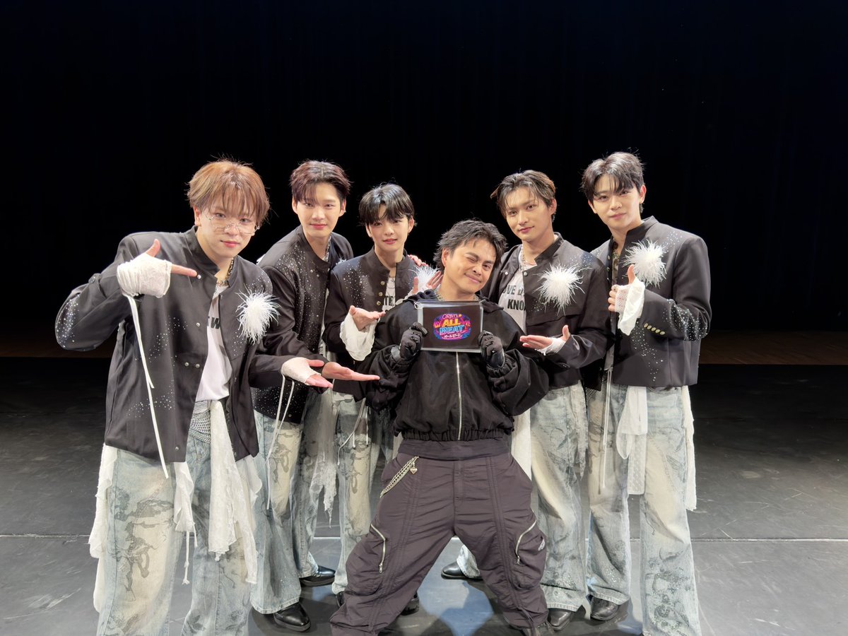 orbit_allbeat's tweet photo. ✨『ORβIT's ALL BEAT』第1回公開収録✨

REIJIさんと📸
ご出演ありがとうございました！

📺 放送日時
2026年4月2日（木）23:30〜24:00
TOKYO MXにて放送

📱 TVerにて見逃し配信あり

#ORβITsALLBEAT
#TOKYOMX #公開収録

@official7orbit
@_FlowBack_REIJI https://t.co/TG3ZTZCkIk