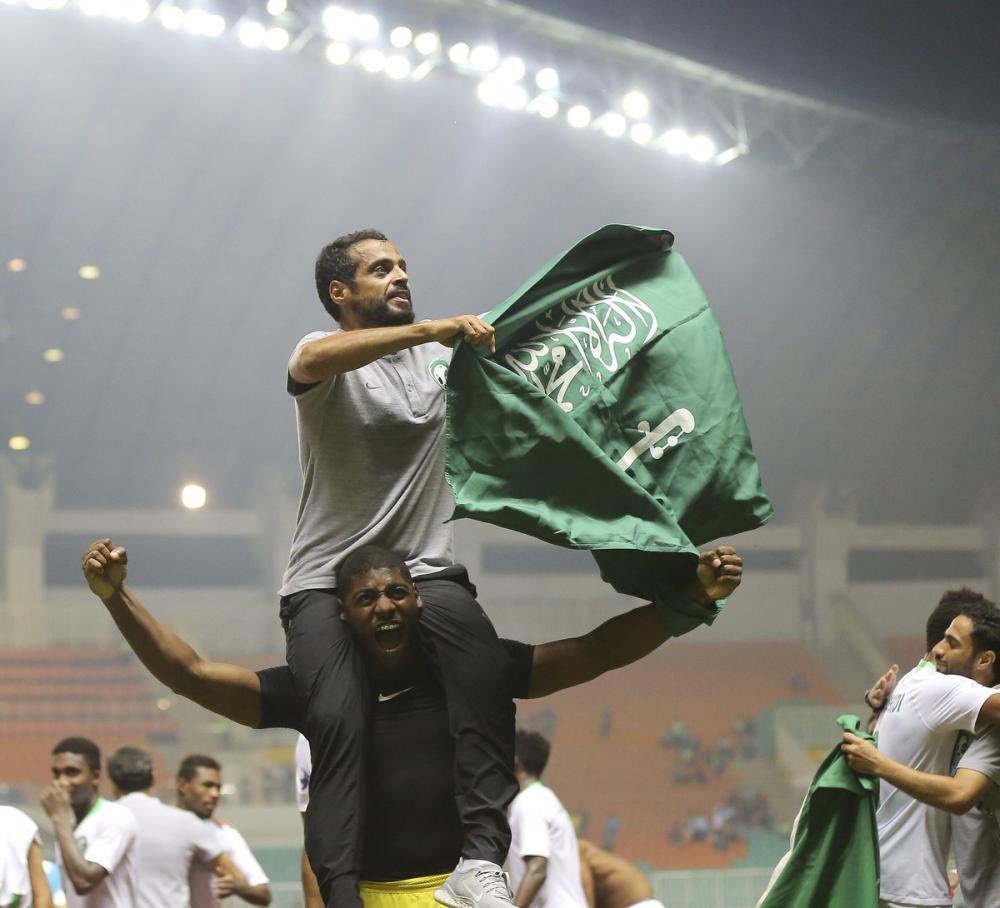 يحتفى بـ يوم العلم السعودي في 11 مارس من كل عام، وهو يوم أقرّه الملك سلمان بن عبدالعزيز -حفظه الله- ليكون يوماً وطنياً يُرسخ قيمة العلم السعودي كرمز للتوحيد، السيادة، والاعتزاز
#يوم_العَلم