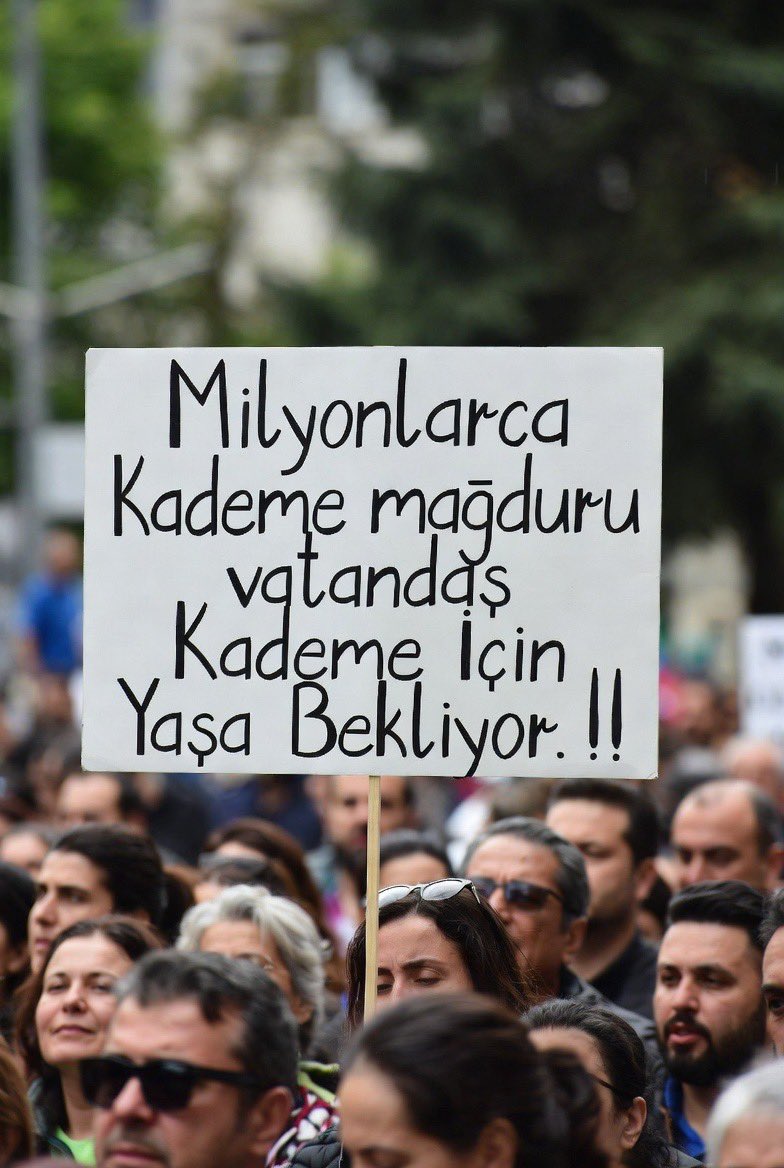 SemsettinA31349's tweet photo. Kademeli emeklilik artık erken seçim bekliyor.
@TBMMGenelKurulu
@tcbestepe
@HMBakanligi
@csgbakanligi

#KırmızıÇizgimizKademe https://t.co/2gq0o6AUSk