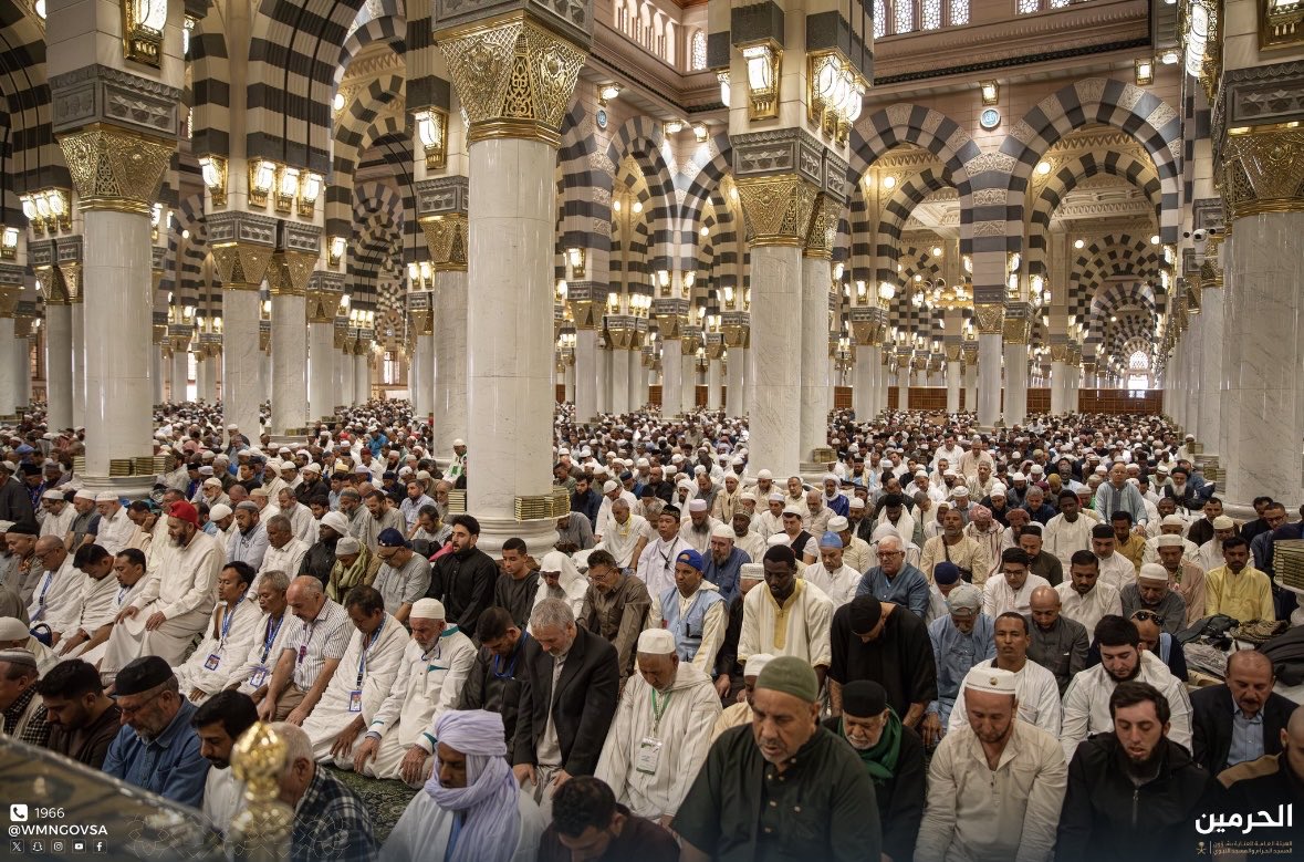 mssn6060's tweet photo. وفي هذا المشهد تتجلى آيات الله ويتجدد وعده:

﴿فِيهِ آيَاتٌ بَيِّنَاتٌ مَقَامُ إِبْرَاهِيمَ وَمَن دَخَلَهُ كَانَ آمِنًا﴾

﴿وَإِذْ جَعَلْنَا الْبَيْتَ مَثَابَةً لِلنَّاسِ وَأَمْنًا﴾

اللهم تقبّل من القاصدين، وبارك في خدمة الحرمين الشريفين، وأدم عليهما نعمة الأمن والإيمان. https://t.co/BhEjZX2vXx