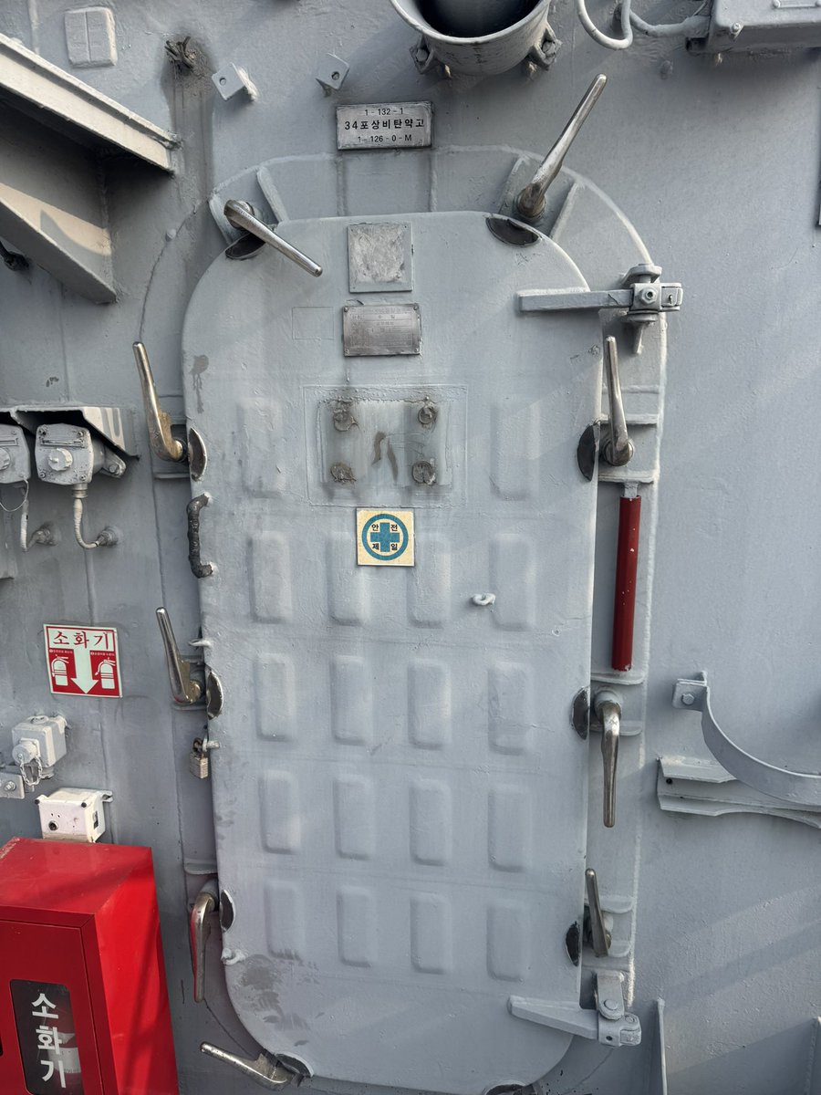 토터스 tweet media