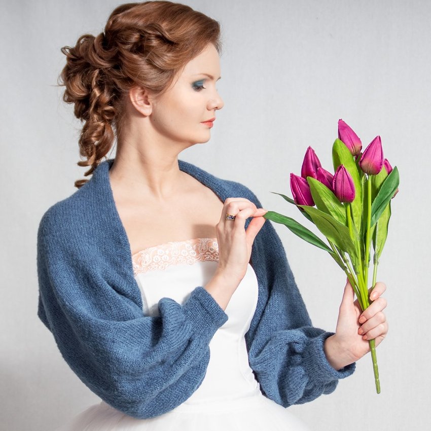 SuperSoftKnits's tweet photo. Soft  alpaca silk bolero 💙   Lightweight warmth for brides or special occasions — handmade elegance.   #BridalBolero #Handmade #AlpacaSilk #Knitwear #WeddingStyle 

https://t.co/BFPmlJ0nP6 https://t.co/mwLSG0QuS1
