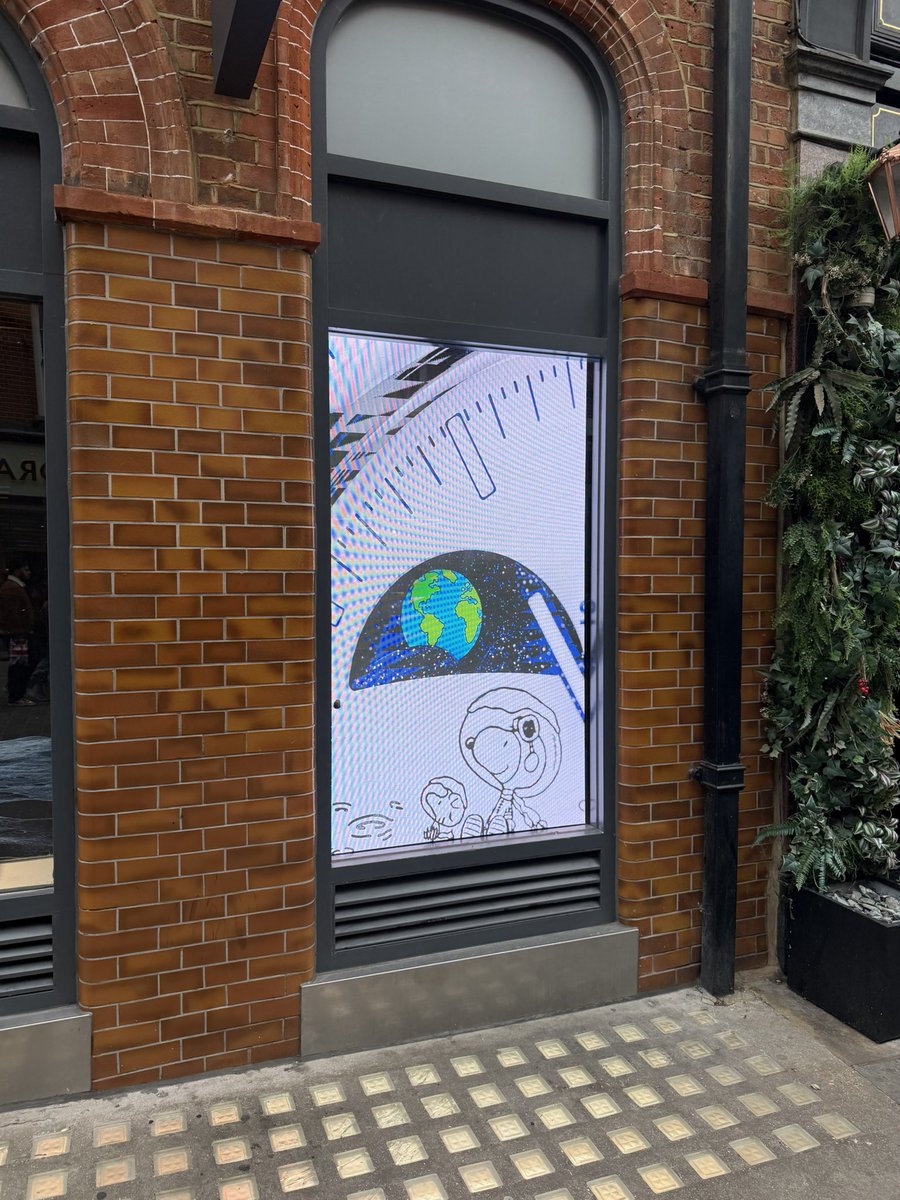 DailyDOOH's tweet image. In their outlets around the world @Swatch will ONLY sell you their Mission to Earthphase Moonshine Gold watch, part of their #moonswatch bioceramic collection, when it snows in Switzerland. A unique retail proposition, supported by their retail #digitalsignage window displays