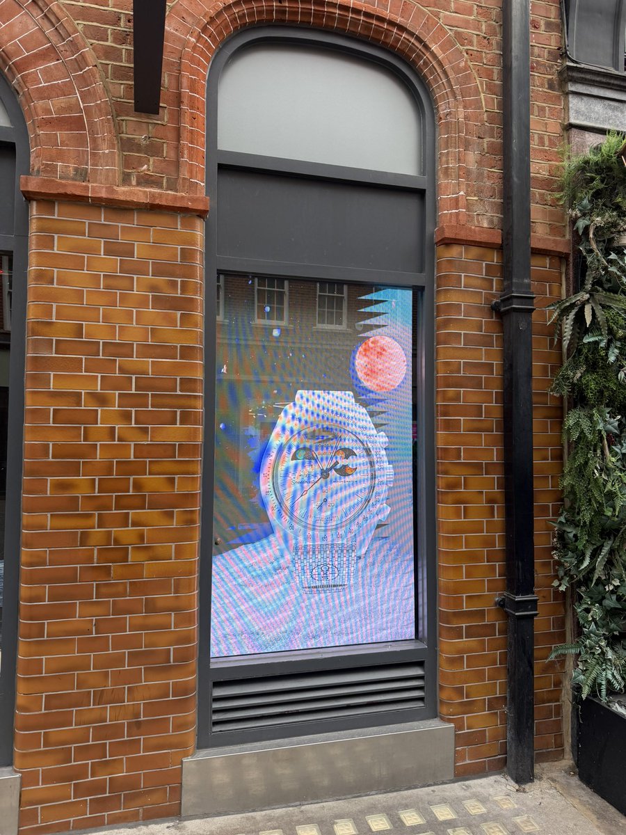 DailyDOOH's tweet image. In their outlets around the world @Swatch will ONLY sell you their Mission to Earthphase Moonshine Gold watch, part of their #moonswatch bioceramic collection, when it snows in Switzerland. A unique retail proposition, supported by their retail #digitalsignage window displays
