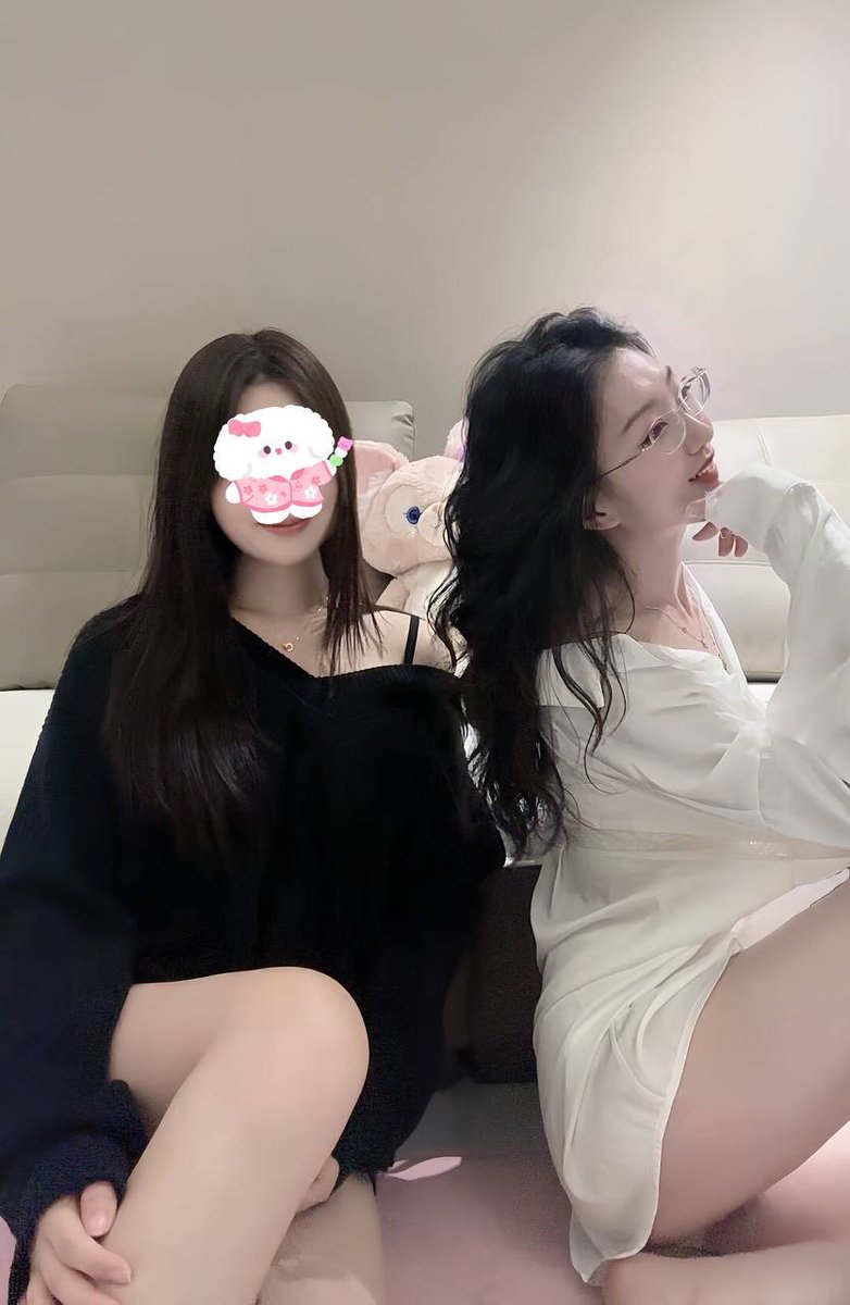 nvshen188's tweet photo. 陪好姐妹小酌几杯，说小青当时跟小白都想共侍奉许仙！那许仙在哪？ https://t.co/WyRV9Idt01