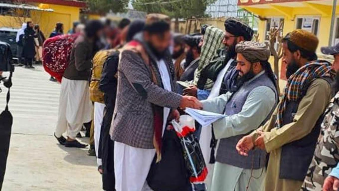 د اختر پر مناسبت درو ولایتونو کې ۱۶۷ بندیان خوشې شول