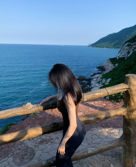 BarbraBeta3870's tweet photo. 上海市很美、可惜就是没有朋友 吃饭一个人 上班 一个人 回家一个人 逛街也是一个人#上海浦 东          青浦 https://t.co/uMPVgGhuai