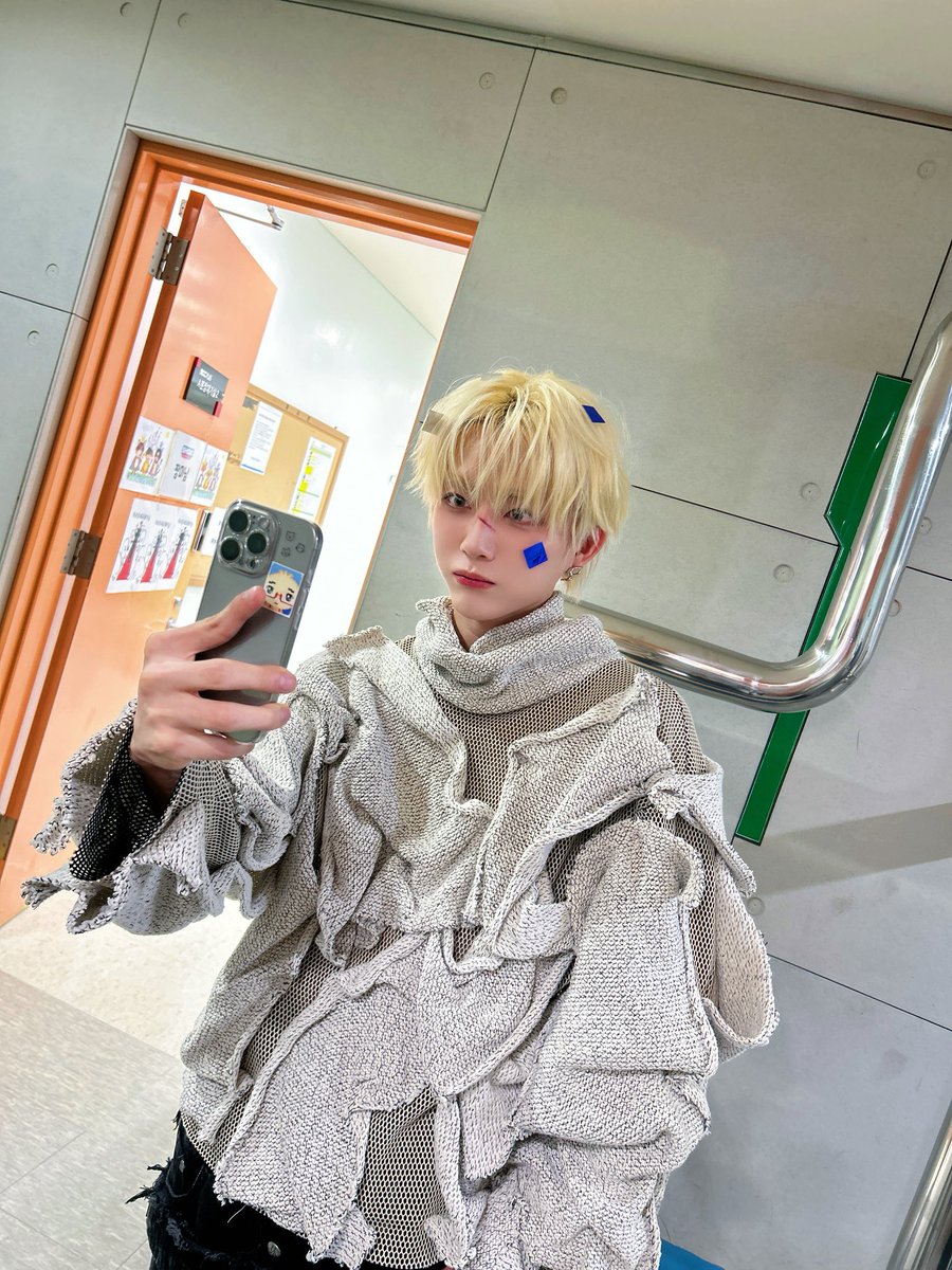 LAVIN_SOUNDS's tweet photo. [📸]

✨260311 MBC M 쇼챔피언 (SHOW CHAMPION)✨

#LAVIN #래빈 
#사랑하고싶지않아 https://t.co/RdYdmNUAx2