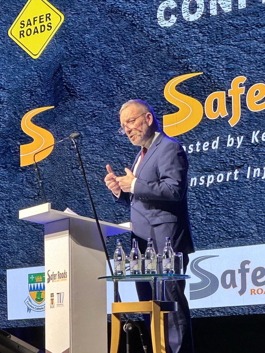 ciarancannon's tweet image. Minister @jerrybuttimer officially opening the “Safer Roads” conference hosted by @countykerry and @TIITraffic. 

“We have an issue that we need to address as a society.” 

#visionzero #roadsafetyreform