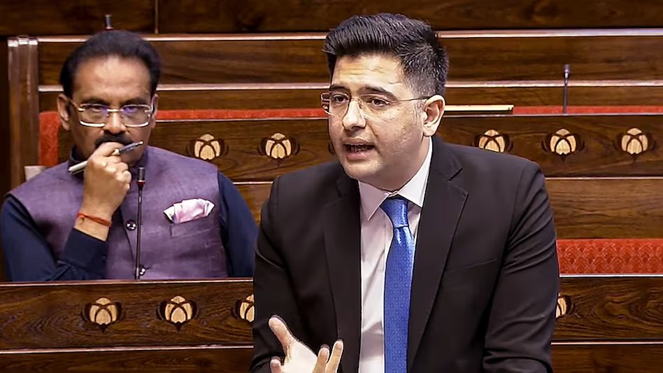 संसद में उठा मोबाइल रिचार्ज का बड़ा मुद्दा, 12 महीने में 13 बार क्यों करना पड़ता है रिचार्ज, इनकमिंग कॉल क्यों होती है बंद आम आदमी पार्टी सांसद राघव चड्ढा ने संसद में मोबाइल रिचार्ज को लेकर एक बड़ा मुद्दा उठाया. उन्होंने कहा कि कंपनियां एक साल में 12 की जगह 13 रिचार्ज कराती हैं.