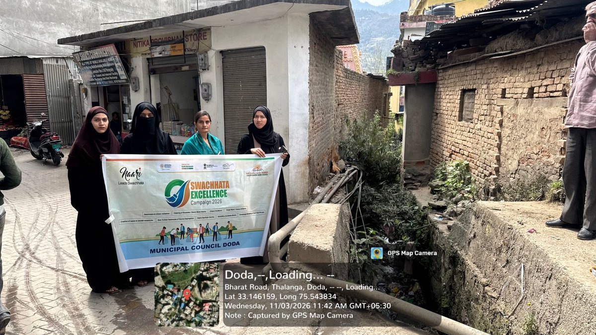 CouncilDoda's tweet photo. On CEO MC Doda Ravi Saini’s directions, cleanliness awareness drive held near Police Line #backlane, inspecting site &amp; sensitizing residents.
#SwachhBharatMission 
 #MoHUA
 #SbmUrban
 #SwachhSurvekshan2025
 #Swachhjk
#SwachhAadatSeSwachhBharat
#InternationalWomensDay
#NariShakti https://t.co/NwGfDdWyzx