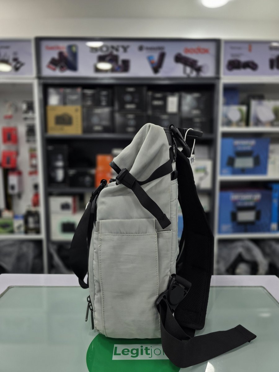 legitjoint's tweet image. Cwatoun Camera Backpack for N40,000 #backpack #photography #camerabackpack #photographers  #legitjoint