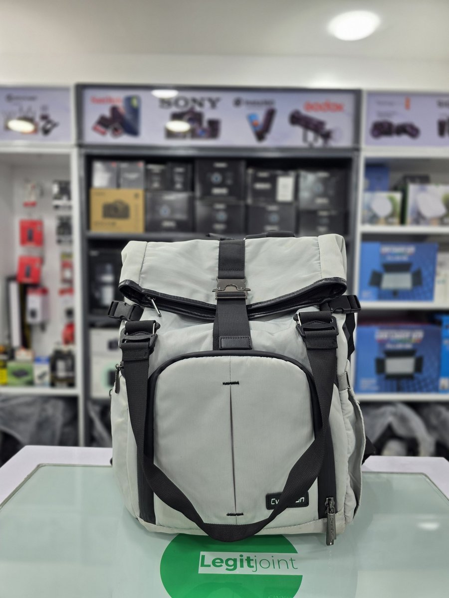 legitjoint's tweet image. Cwatoun Camera Backpack for N40,000 #backpack #photography #camerabackpack #photographers  #legitjoint