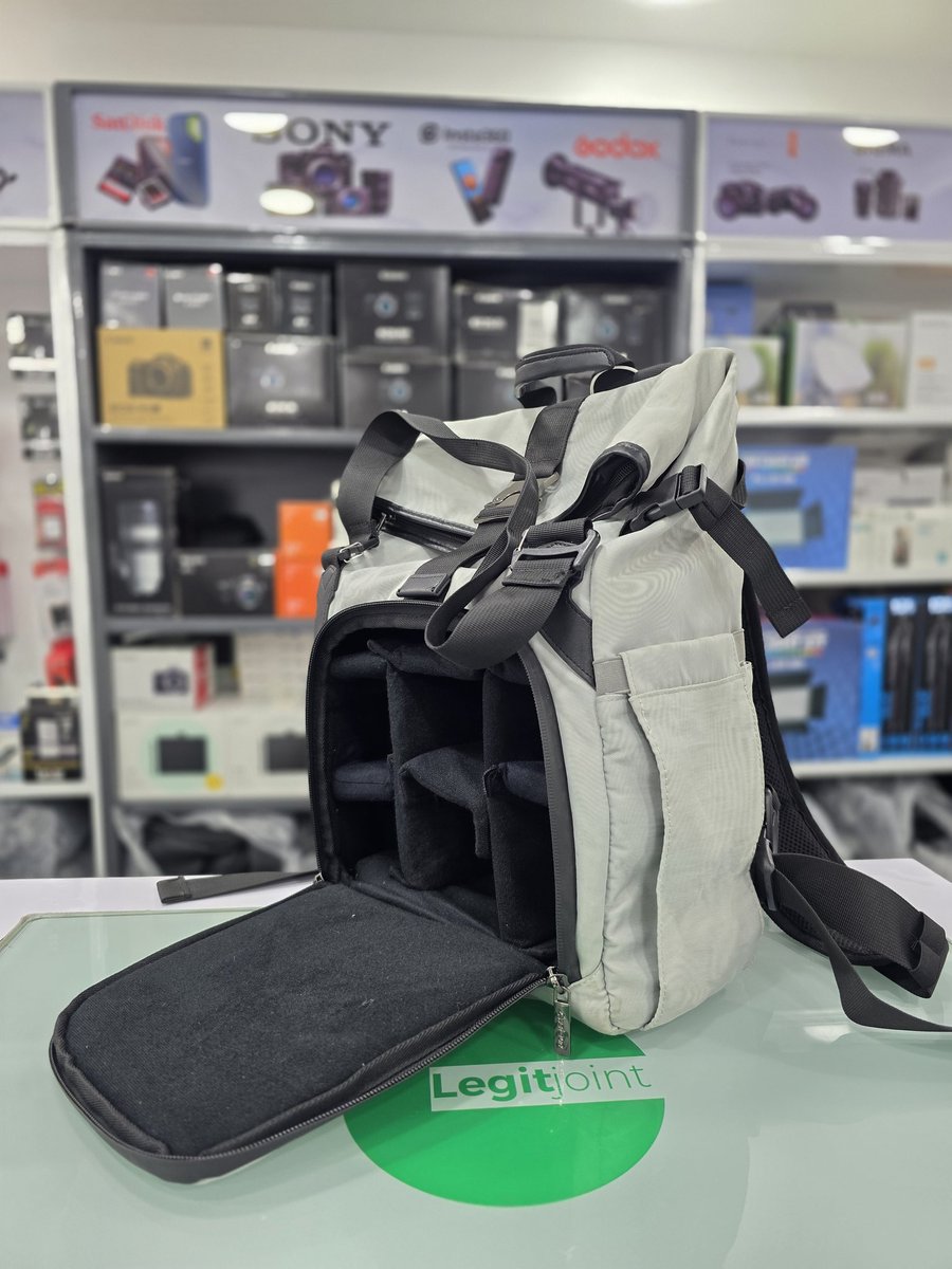 legitjoint's tweet image. Cwatoun Camera Backpack for N40,000 #backpack #photography #camerabackpack #photographers  #legitjoint