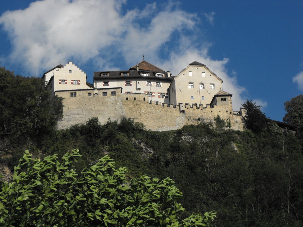 MachuraJerzy's tweet image. Liechtenstein  - 🏰 👑  Vaduz 🤩

#travelphotography #Liechtenstein #Vaduz #landscape #castles #History
📷(my) 🇱🇮