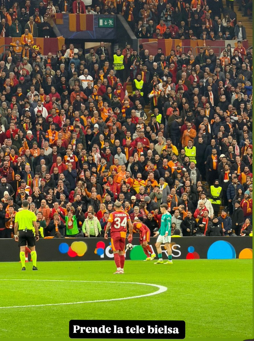 Torreira’nın yakın arkadaşı Enzo Garcia’dan Torreira’yı Uruguay Milli Takımı’na çağırmayan Bielsa’ya: 

“Televizyonu aç Bielsa.”