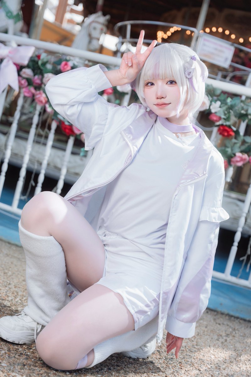 あひろ tweet media