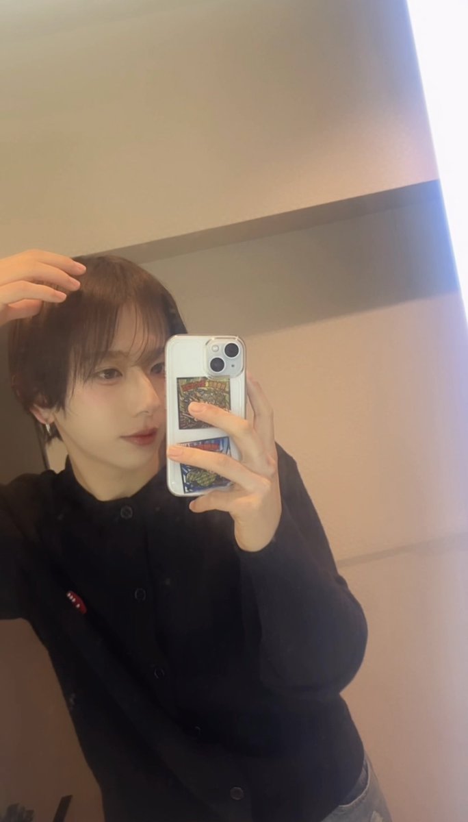 Shiny_ren817's tweet photo. 髪の毛早く伸びろっ https://t.co/UfEEAcWEV0