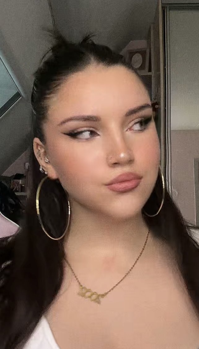 ❥ ʀᴏᴍʏ tweet media