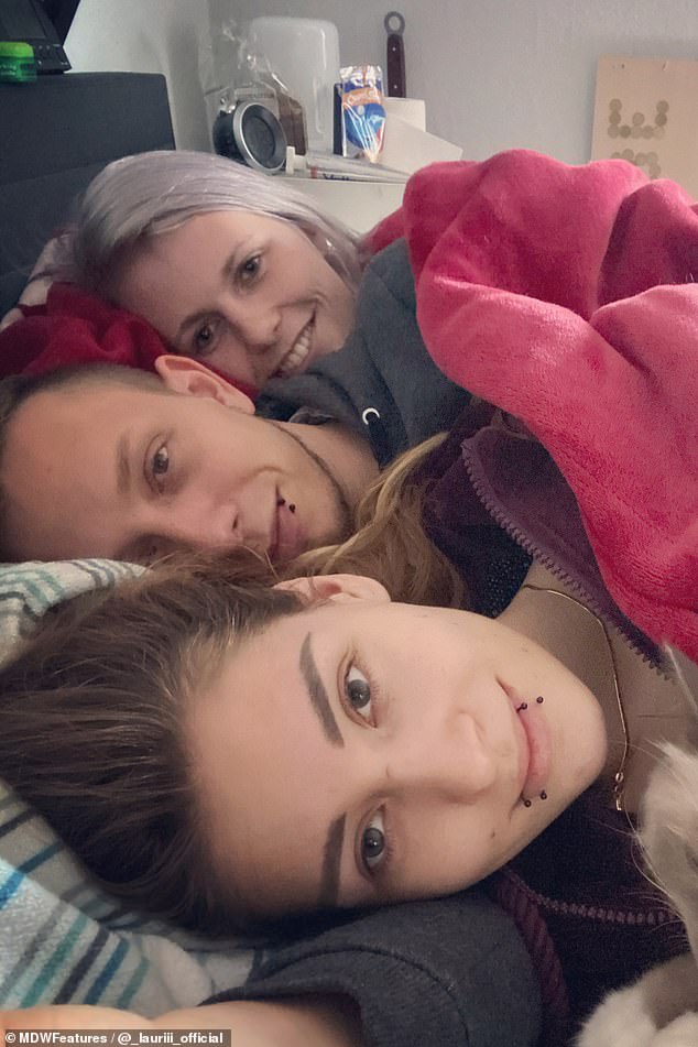 Unicorns🦄Swingers🍍 tweet media