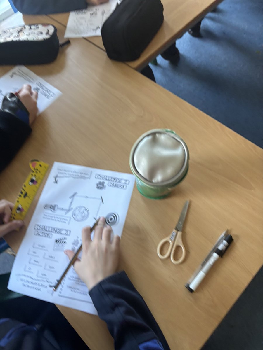 Whitchurch1's tweet image. Year 5 and 6 are watching the BBC live lesson for @ScienceWeekUK #wpsscience