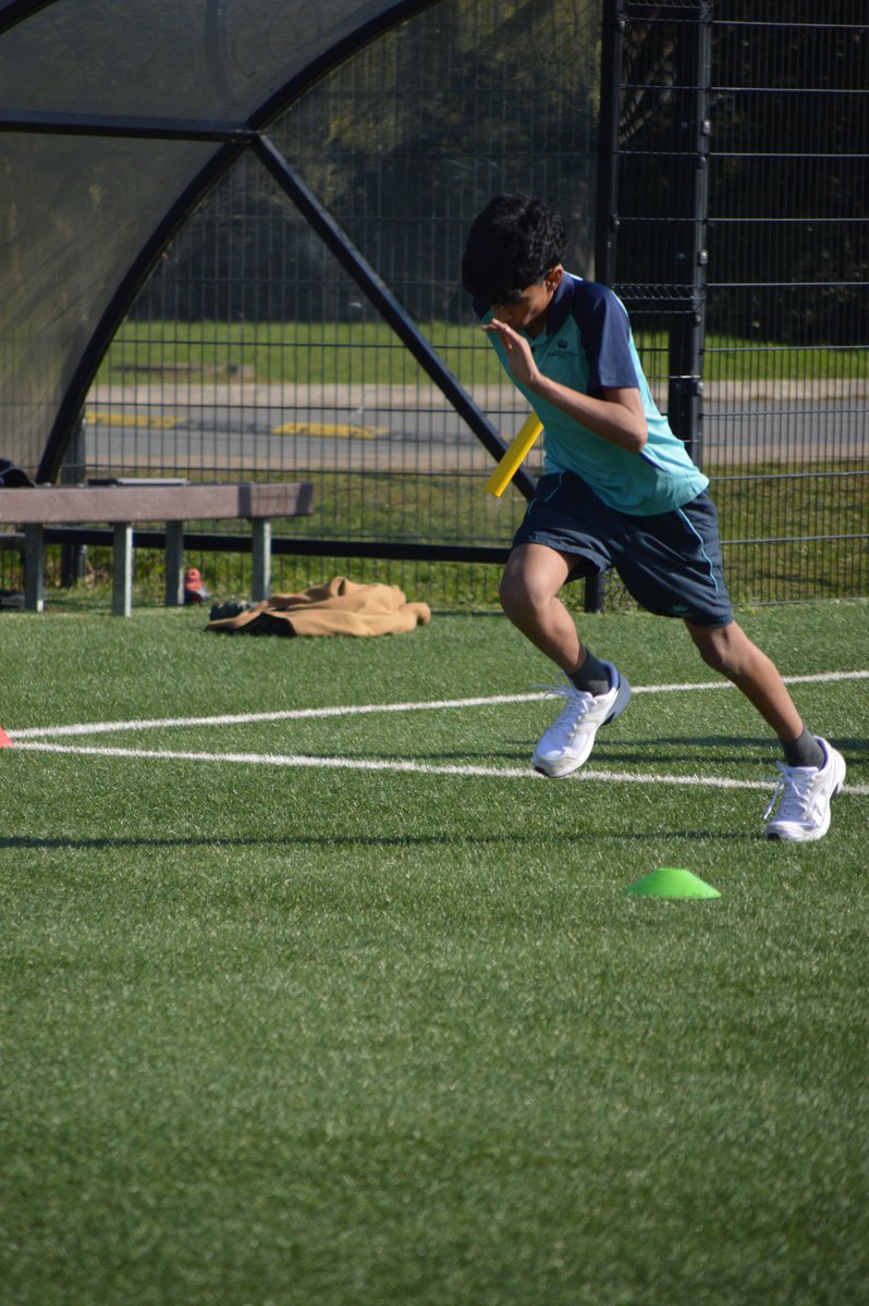 As soon as the sunshine makes its comeback, there’s only one place our PHE lessons belong- outside 🌞🌱 

Blue skies overhead, grass under our feet, and plenty of energy to match the weather.