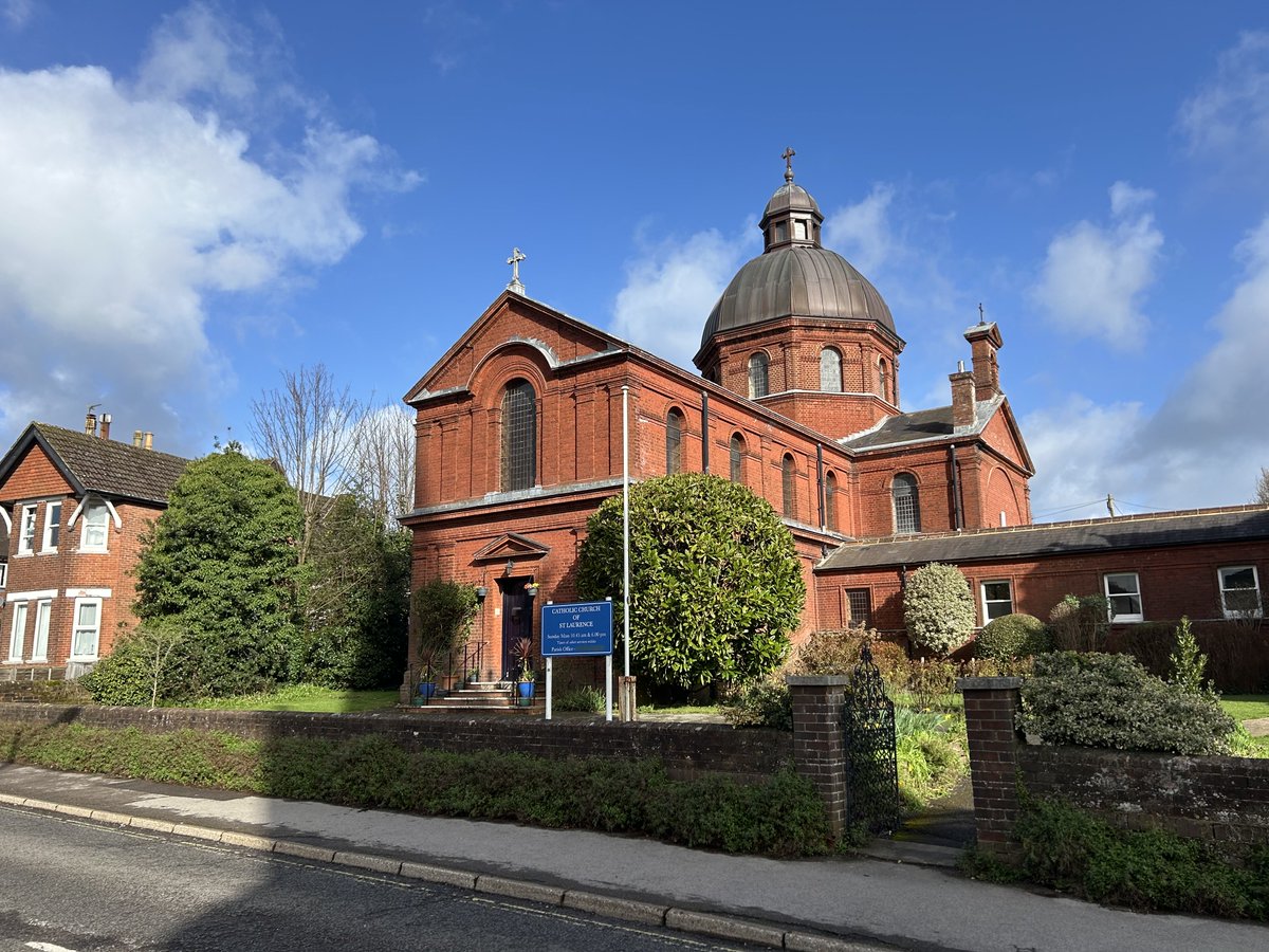 English Churches tweet media