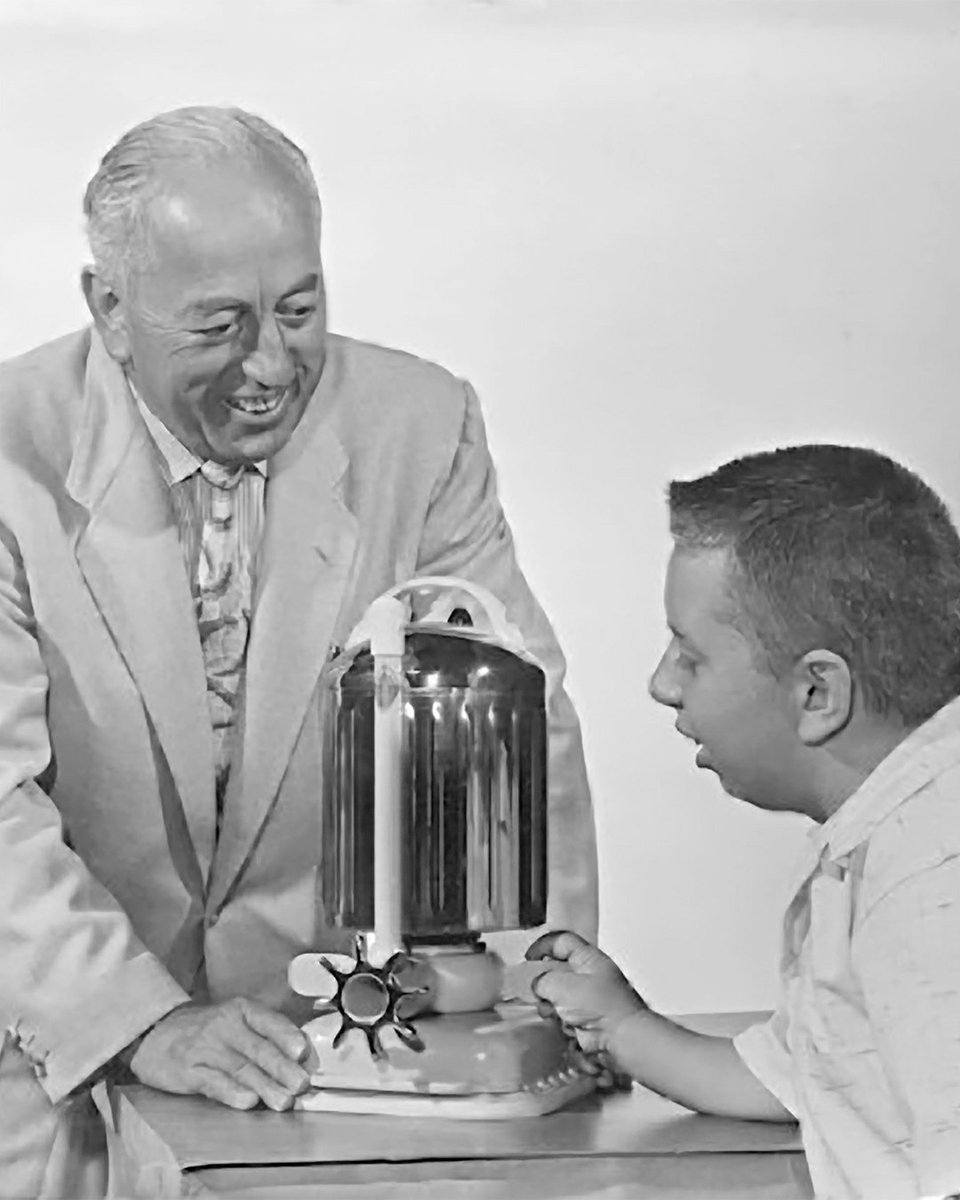 70 years ago, the Jacuzzi family changed everything. Candido Jacuzzi invented a therapeutic hydrotherapy pump to give his son Ken relief from his rheumatoid arthritis.

jacuzzi.com/en-it/

#70YearsOfJacuzzi #JacuzziNostalgia #JacuzziHeritage