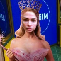 Povo de Oz… meus amigos.
Nós passamos por tempos de terror… e outros tempos virão… e outros terrores também.
Mas, se me permitirem… eu gostaria de tentar ajudar.
Eu gostaria de tentar ser…
Ana Paula, a Boa.

#BBB26 | #TeamRenault