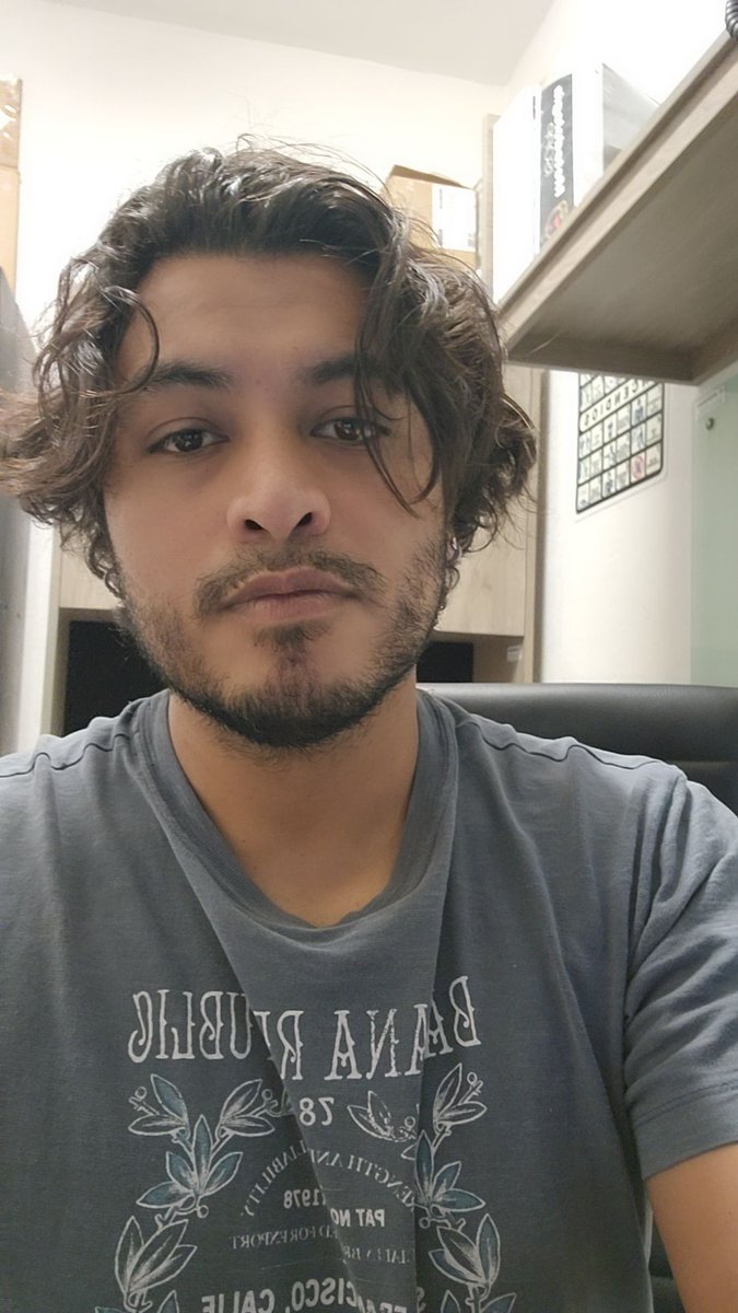 el chico del lunar en el nepe tweet media