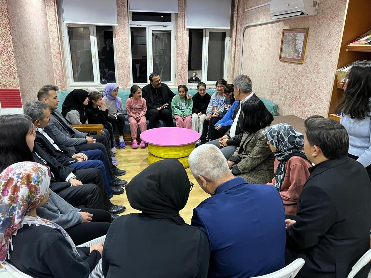 Kaymakamımız Sayın Hüseyin BOZOĞLAN, İlçe Milli Eğitim Müdürümüz Sayın Ahmet ÖZGAN, İlçe Jandarma Komutanı, İlçe Emniyet Amiri ve İlçe Müftüsü ile birlikte ilçemiz 1 Nisan Yatılı Bölge Ortaokulu (YBO) öğrencileriyle iftar sofrasında bir araya geldiler.
<a href="/AdanaMem/">Adana İl Millî Eğitim Müdürlüğü</a> <a href="/munireozgan/">AHMETÖZGAN</a>