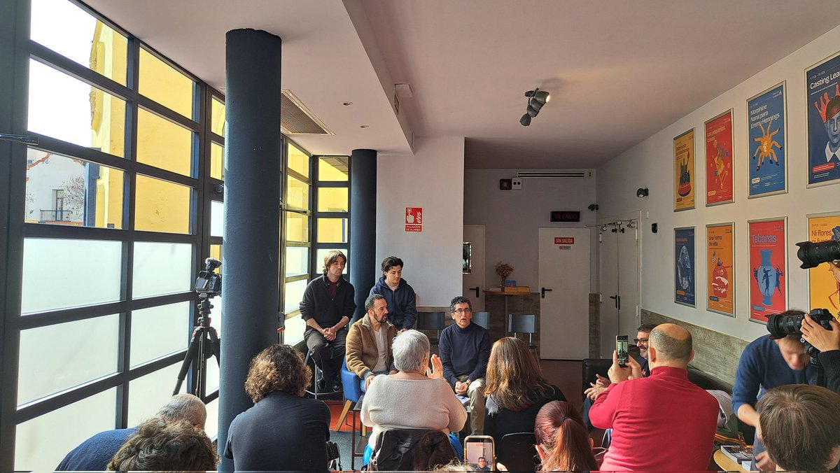 "Es la cuarta vez que programamos un espectáculo de <a href="/somosLaJoven/">LaJoven</a> en La Abadía. Conviene decirlo antes del estreno en esta casa de INVISIBLE 🐉, que ofrecerá 10 matinales", Juan Mayorga en la presentación del montaje con la presencia de su director, José Luis Arellano.