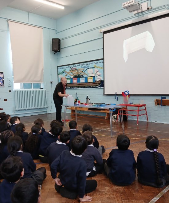 ErdingtonHallPS's tweet image. 🔬✨ Our learners were amazed yesterday by a fantastic Science Magician assembly! A brilliant way to bring science to life and inspire future scientists. 🧪
#PrimaryScience #STEM @ScienceWeekUK @STEMLearningUK
