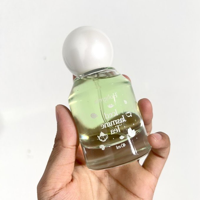 berburushopee's tweet photo. i love perfumes that smell fresh all day… literally perfect for daily wear!🥹🫶🏻 https://t.co/XMleRZvrej
