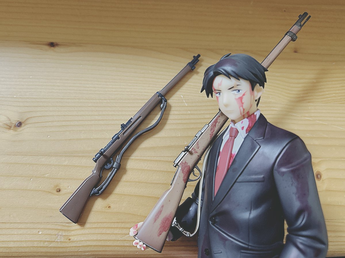 見てもらっていいですか
ゲ謎(昭和)と金カム(明治)の三八式歩兵銃の違い…あんま詳しくないしフィギュアなので実物と一緒かわかんないんだけど、先っちょとか違っておもしろい！