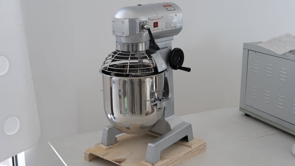QianJ60532's tweet image. Need a versatile mixer for bakery prep? 
Dongqing B30 planetary mixer handles dough, batter, eggs, and cream with stable mixing performance for daily bakery production.
ntdongqing.com
+86 137 7695 2750
#planetarymixer #bakeryequipment #bakingmachine #commercialkitchen