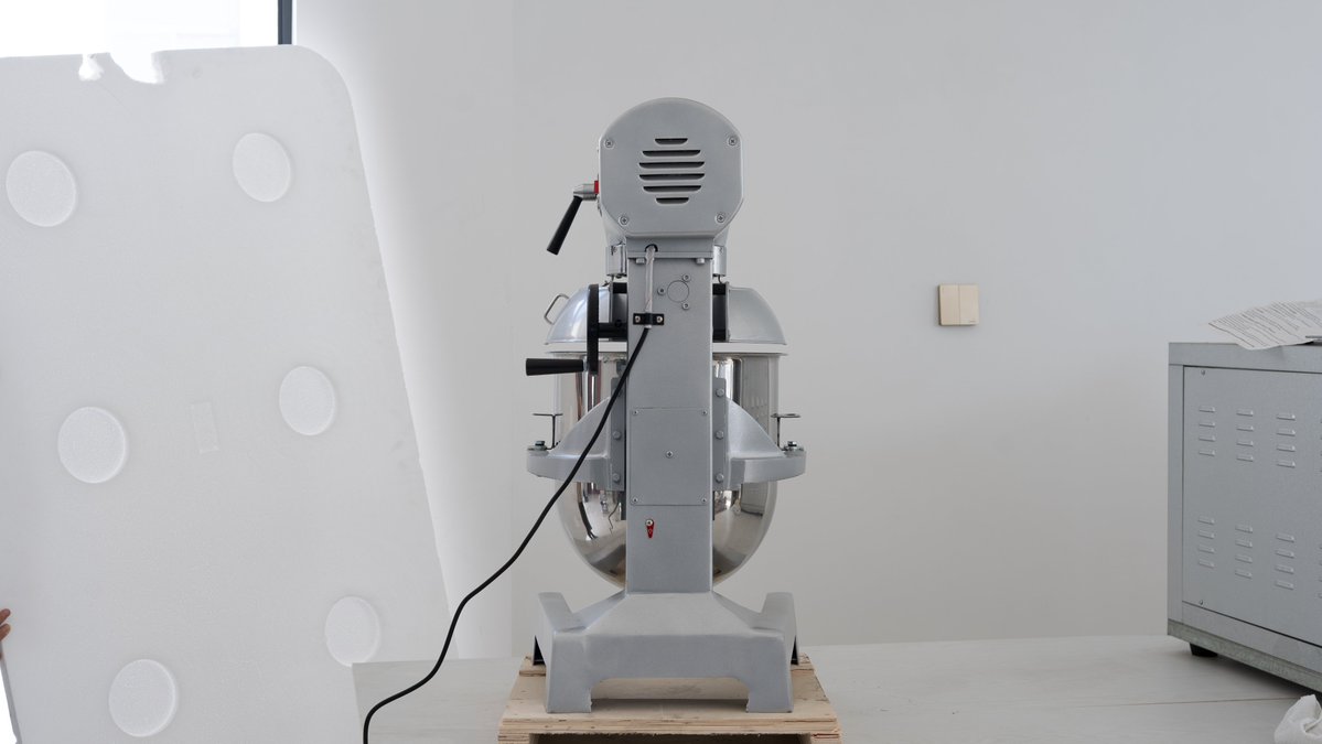 QianJ60532's tweet image. Need a versatile mixer for bakery prep? 
Dongqing B30 planetary mixer handles dough, batter, eggs, and cream with stable mixing performance for daily bakery production.
ntdongqing.com
+86 137 7695 2750
#planetarymixer #bakeryequipment #bakingmachine #commercialkitchen