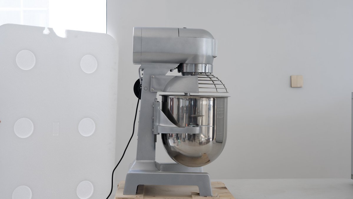 QianJ60532's tweet image. Need a versatile mixer for bakery prep? 
Dongqing B30 planetary mixer handles dough, batter, eggs, and cream with stable mixing performance for daily bakery production.
ntdongqing.com
+86 137 7695 2750
#planetarymixer #bakeryequipment #bakingmachine #commercialkitchen