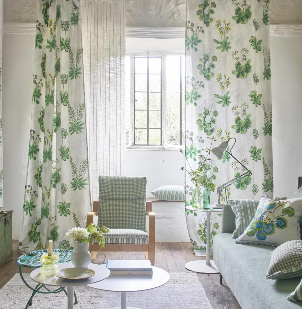 Spring Trends from Designers Guild.

After the gloom of winter, spring colours are like a breath of fresh air - the sharp green of the first leaves, the soft pastels of the first blossom and the singing yellow of mimosa and narcissi.

#homedecor #homedesign #design #designinspo