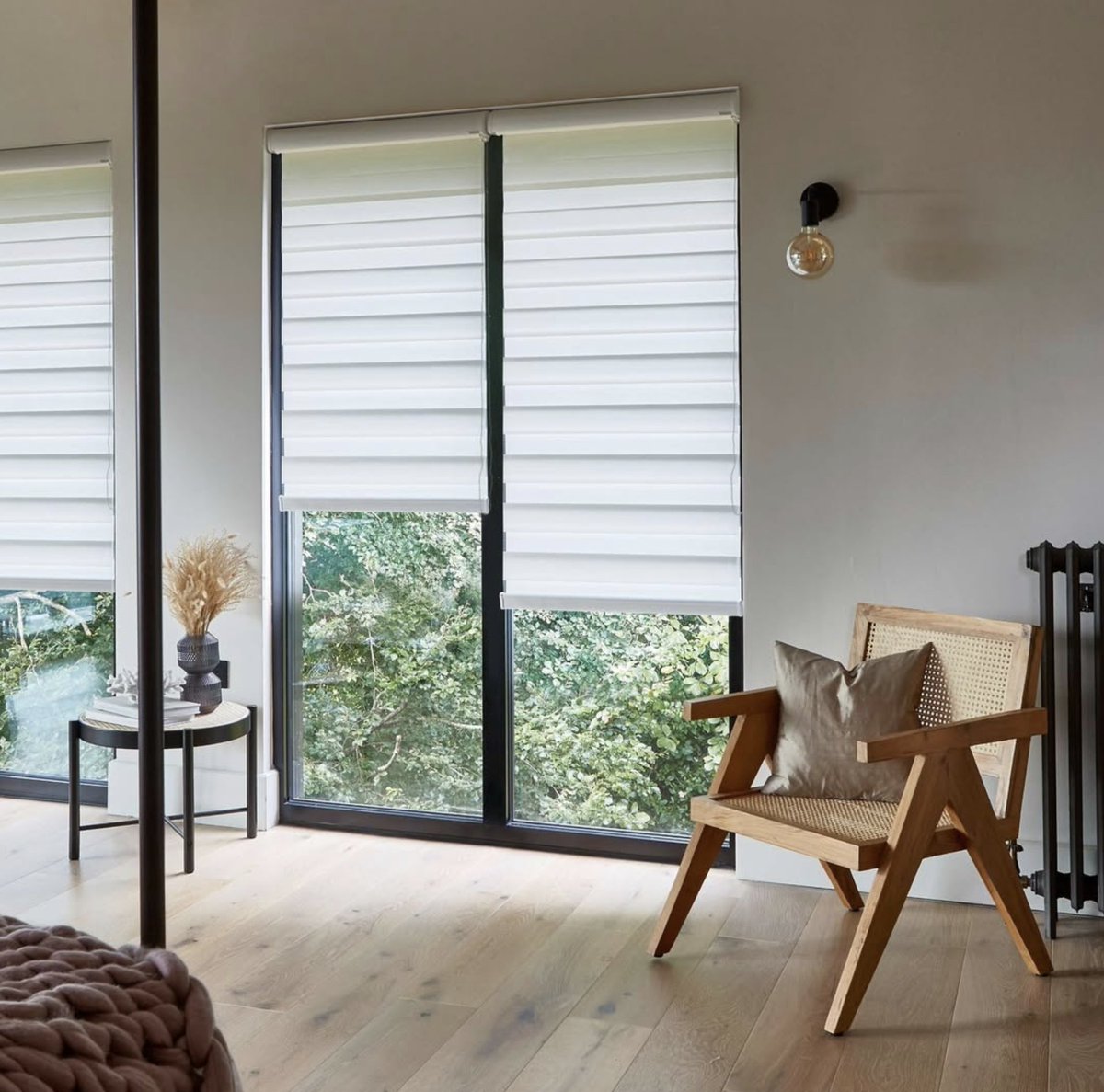 The Manhattan collection of Day And Night blinds by PT Blinds are a functional and contemporary double layered roller blind. 
⁠
Take a look at our bespoke soft furnishings at curtaincraft.co.uk or contractcurtains.co.uk

#ptblinds #venetianblinds #customblinds #window