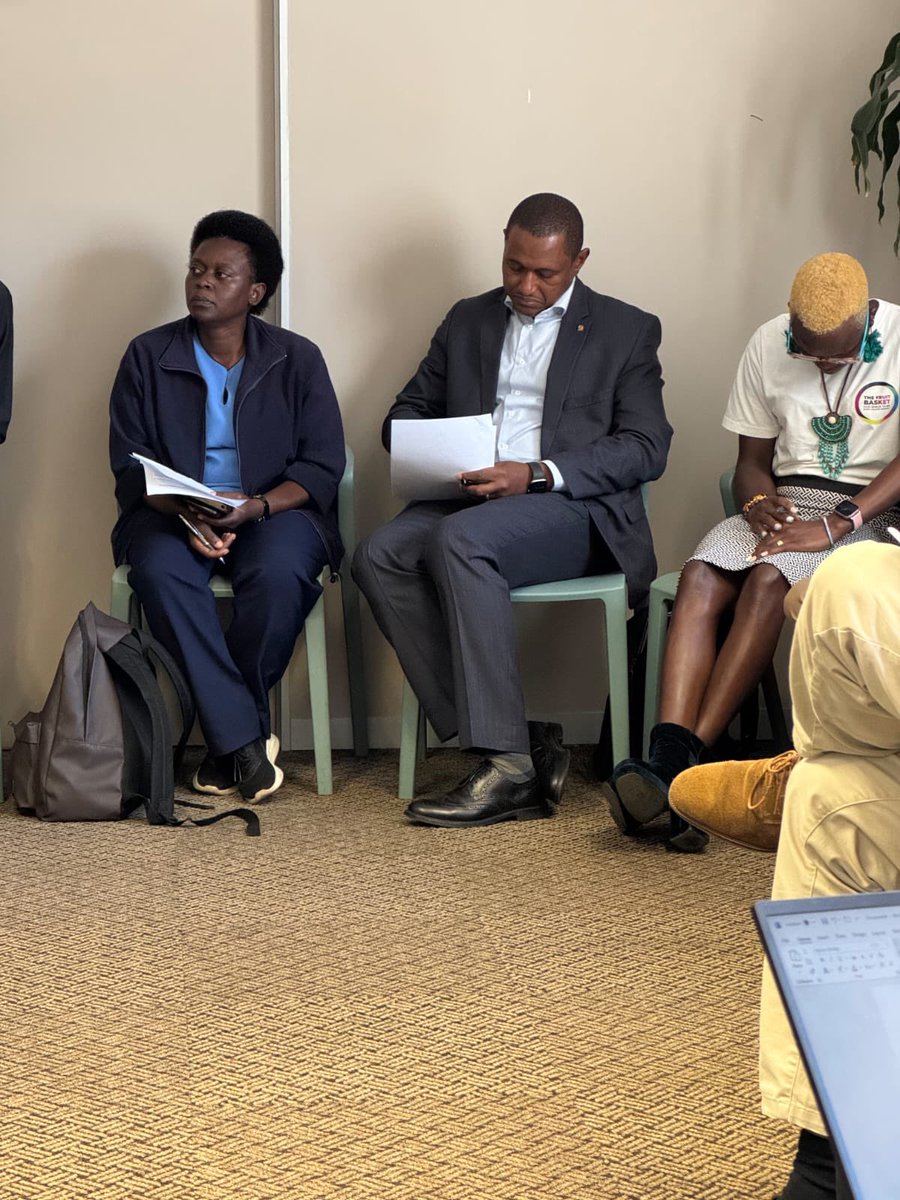 mamadou_dbalde's tweet photo. Candid discussion with heads of refugee-led organizations in Pretoria. They highlighted documentation challenges, access to services &amp; the need to strengthen pathways for inclusion &amp; self-reliance.
@Refugees will continue to engage with &amp; support their efforts. https://t.co/cKv6hWVy2R