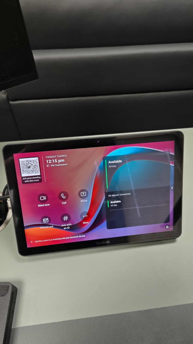 RapidTechToday's tweet photo. ✅Another meeting room upgraded with a Yealink A40, PA20 wireless sharing and 65” display for wireless sharing, intelligent video framing and crystal-clear audio!

Need to upgrade your meeting rooms? Speak to our team 📩

#VideoConferencing #HybridWorking #AVTech #MeetingRooms https://t.co/j6jOoWmy2p