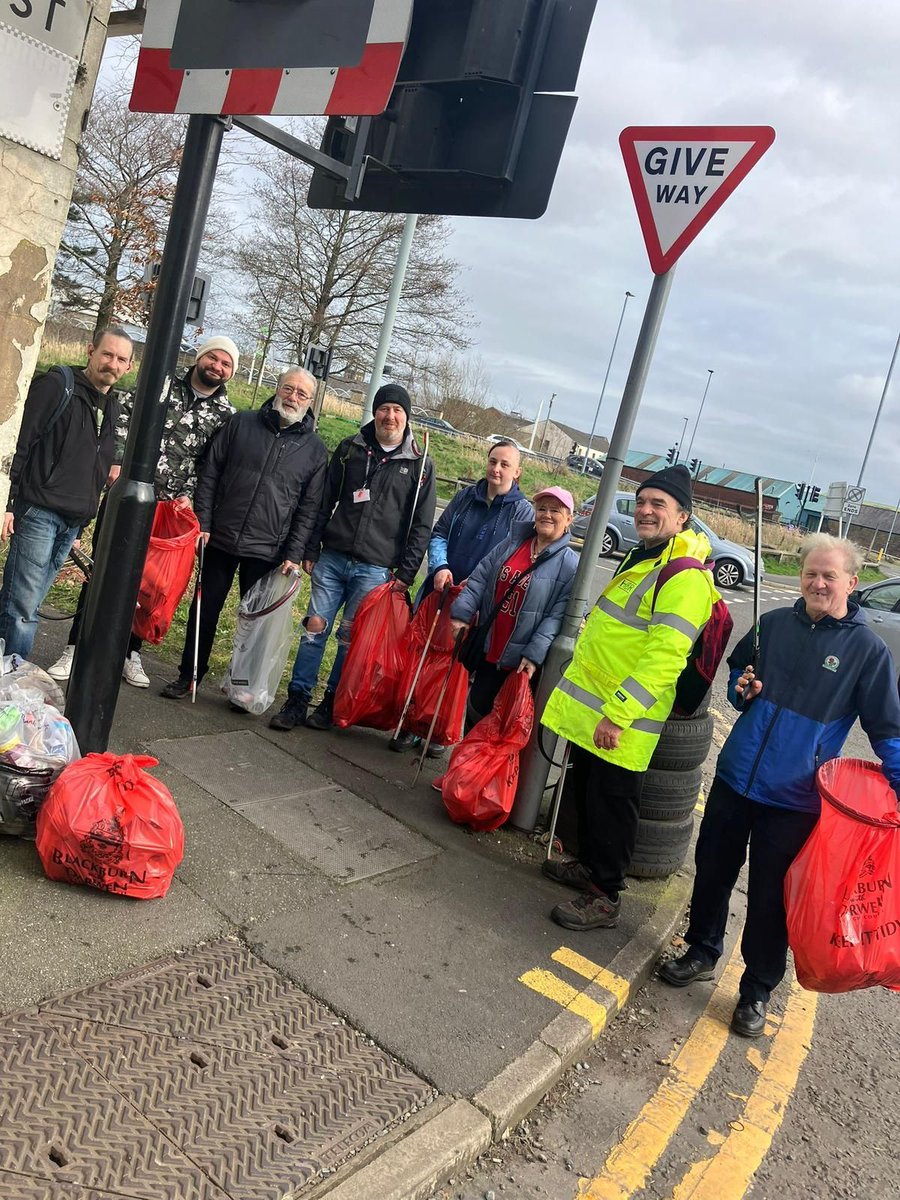 RRR_LUF's tweet image. Community in Action 🌿💪

A brilliant day for the fantastic Roots Community clean up! Great turnout, lots of new faces, and some great connections made along the way. Everyone’s effort really makes a difference...thank you all!
#RedRoseRecovery #RootsCommunity