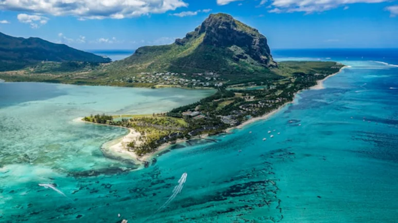 NDTVFood's tweet image. Sacred Lakes, Street Food, And Seven-Coloured Earth: The Mauritius Indian Travellers Need To Know About
ndtv.com/travel/sacred-…
#mauritius #travel #guide