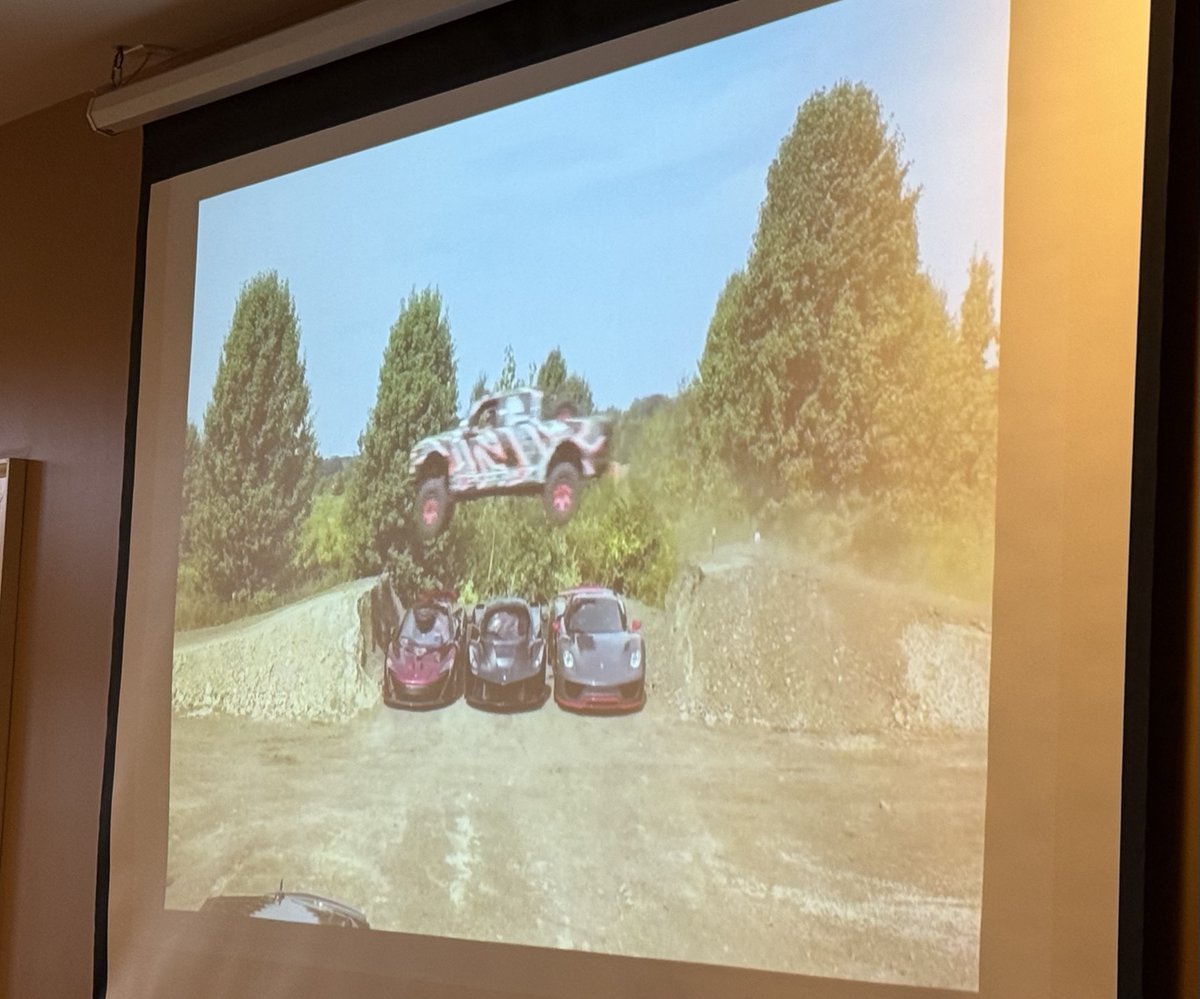 Student Excellence Foundation tweet media